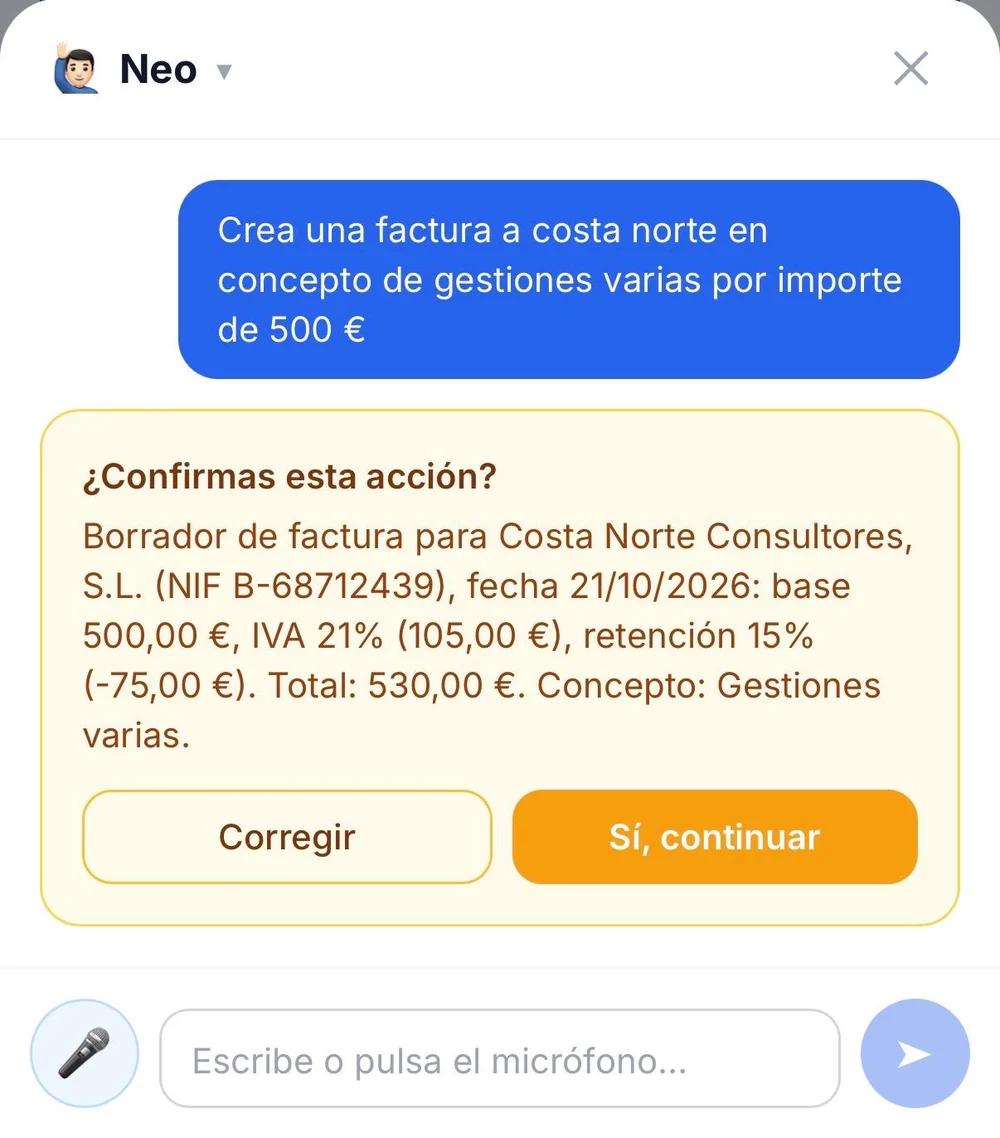 El asistente de FacturaApp pidiendo confirmación antes de crear una factura